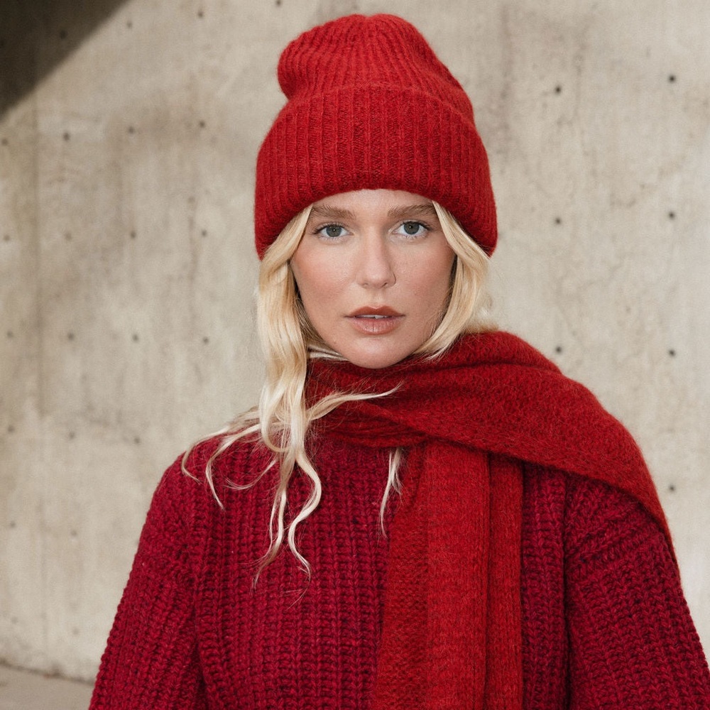James Street Co Mora Chunky Beanie Lava Red